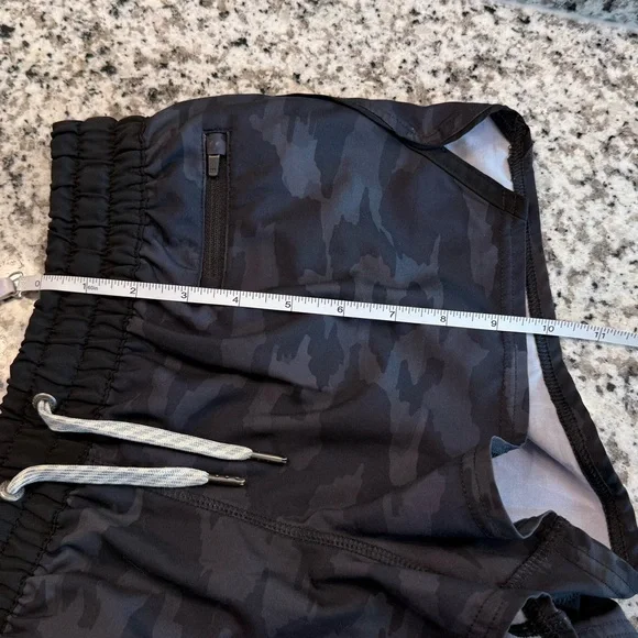 Vuori Women’s Clementine 2.0 Shorts Small - Picture 9 of 9